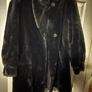 COAT - BLACK FAUX FUR